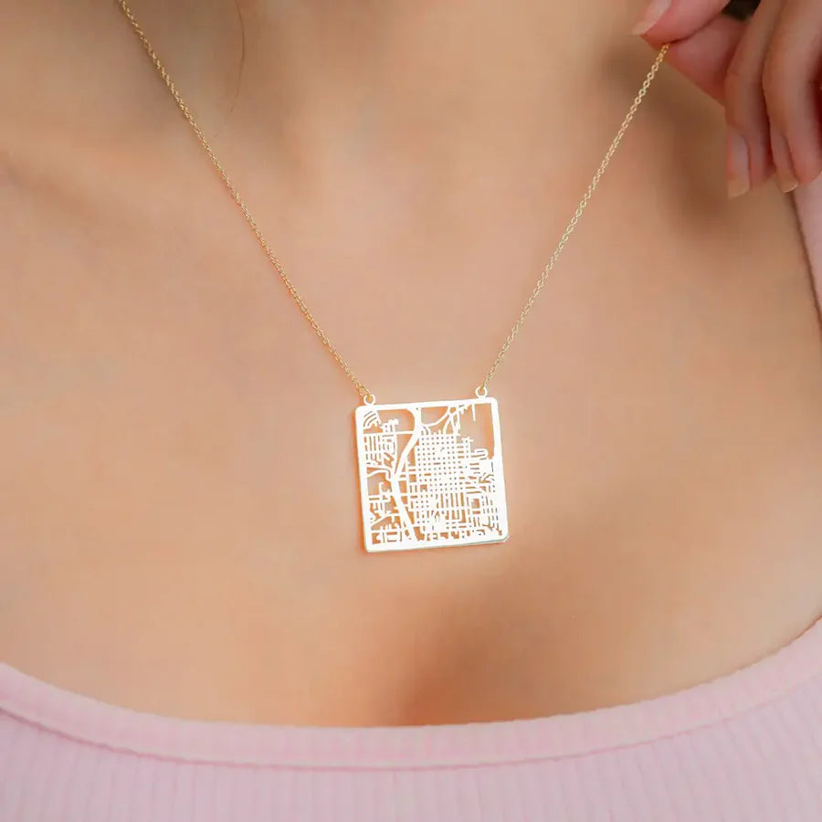 Collier personnalisé avec carte