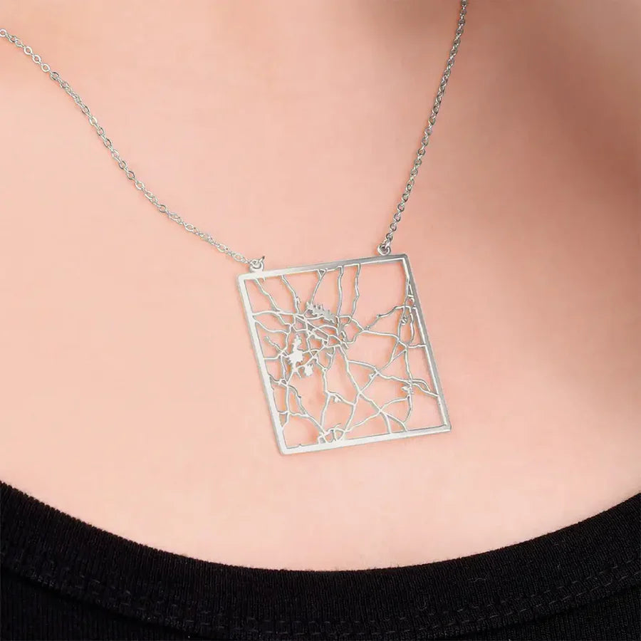 Collier personnalisé avec carte