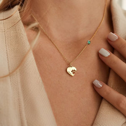 Collier personnalisé avec patte, cœur et nom